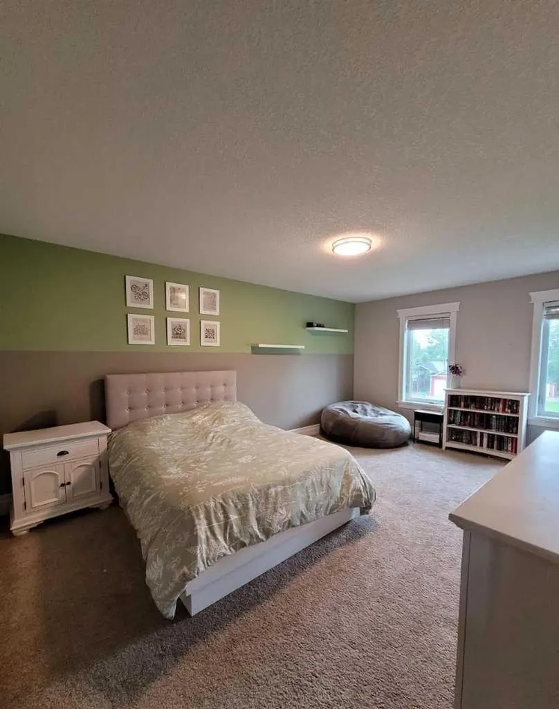 521 12th Avenue W Barnwell AB T0K0B0