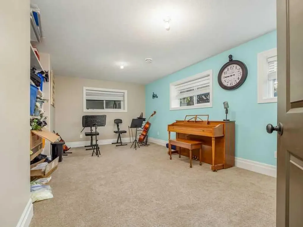 521 12th Avenue W Barnwell AB T0K0B0