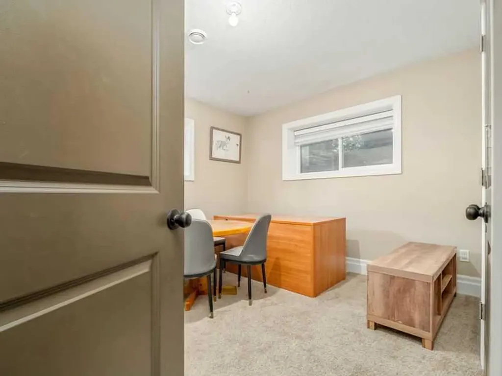 521 12th Avenue W Barnwell AB T0K0B0