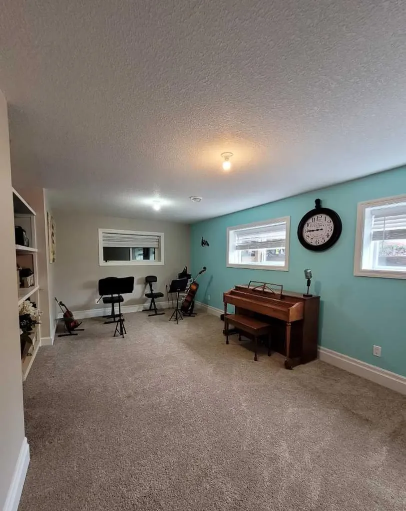 521 12th Avenue W Barnwell AB T0K0B0