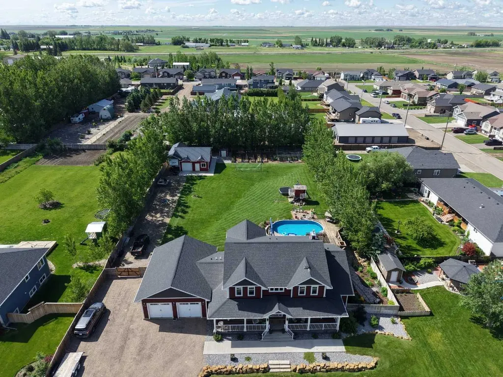 521 12th Avenue W Barnwell AB T0K0B0