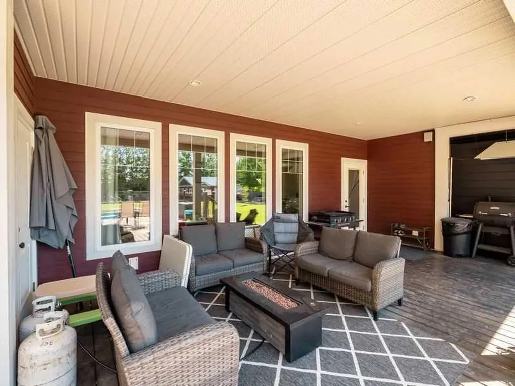 521 12th Avenue W Barnwell AB T0K0B0