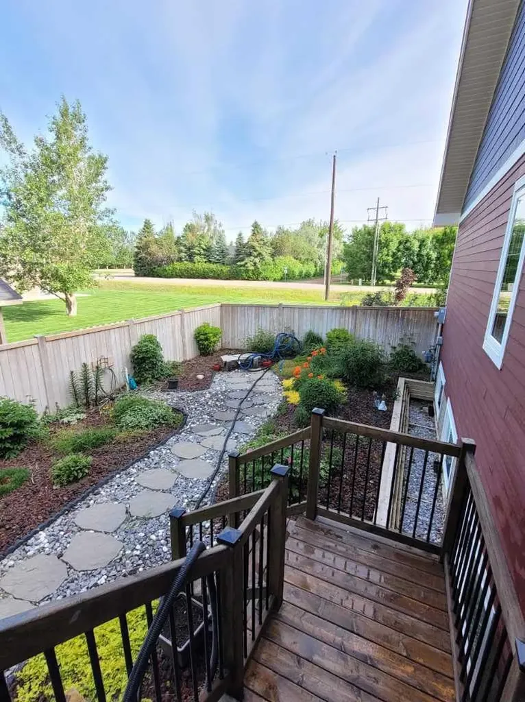 521 12th Avenue W Barnwell AB T0K0B0
