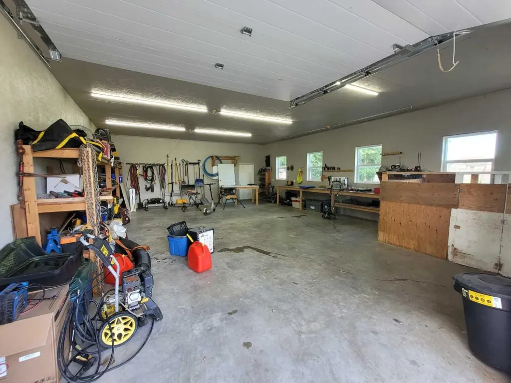 521 12th Avenue W Barnwell AB T0K0B0