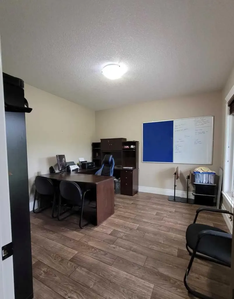 521 12th Avenue W Barnwell AB T0K0B0