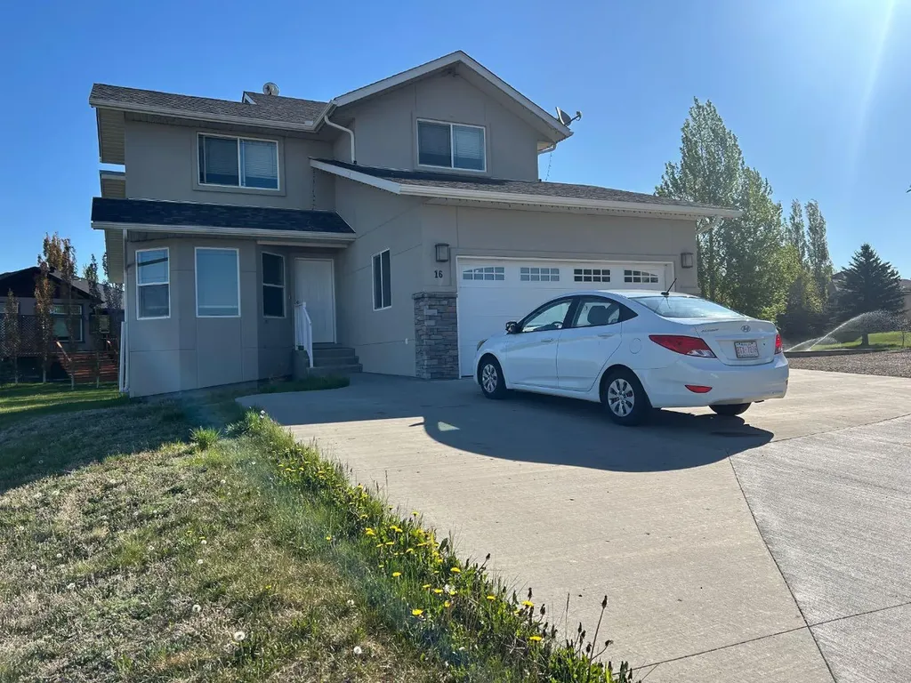 16 Blue Heron Court S Lake Newell Resort AB T1R 0X5
