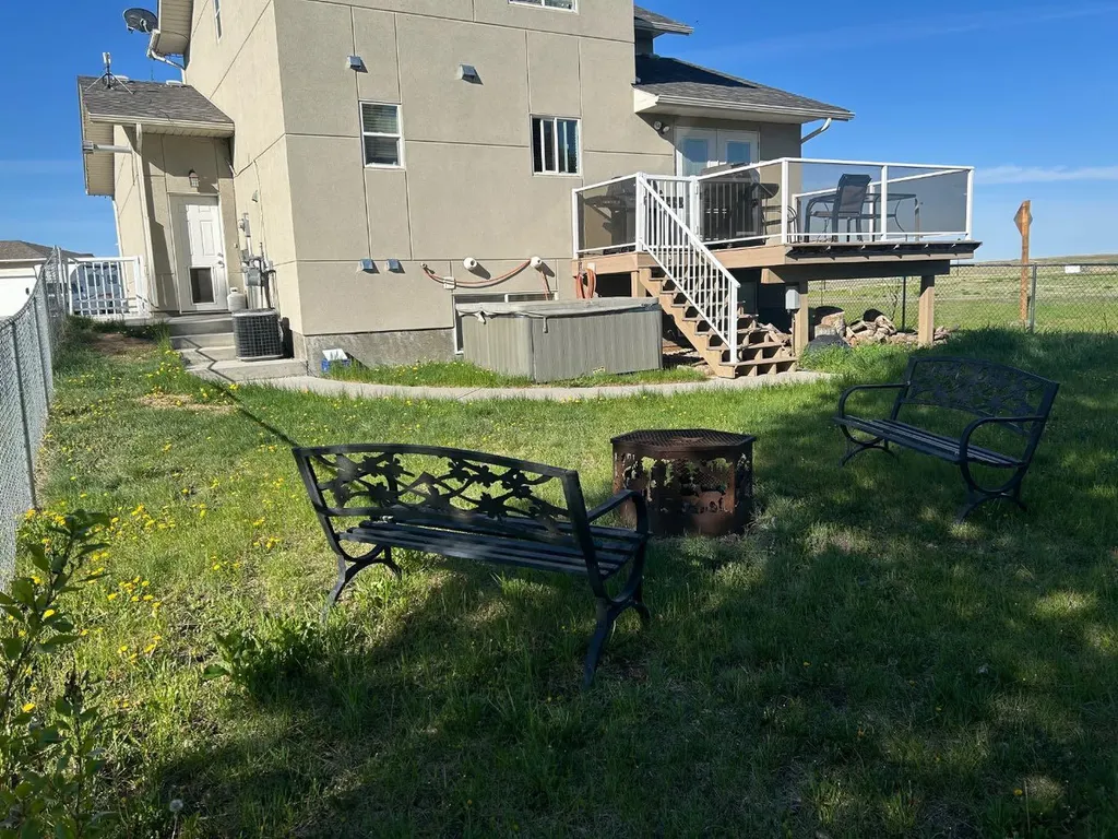 16 Blue Heron Court S Lake Newell Resort AB T1R 0X5