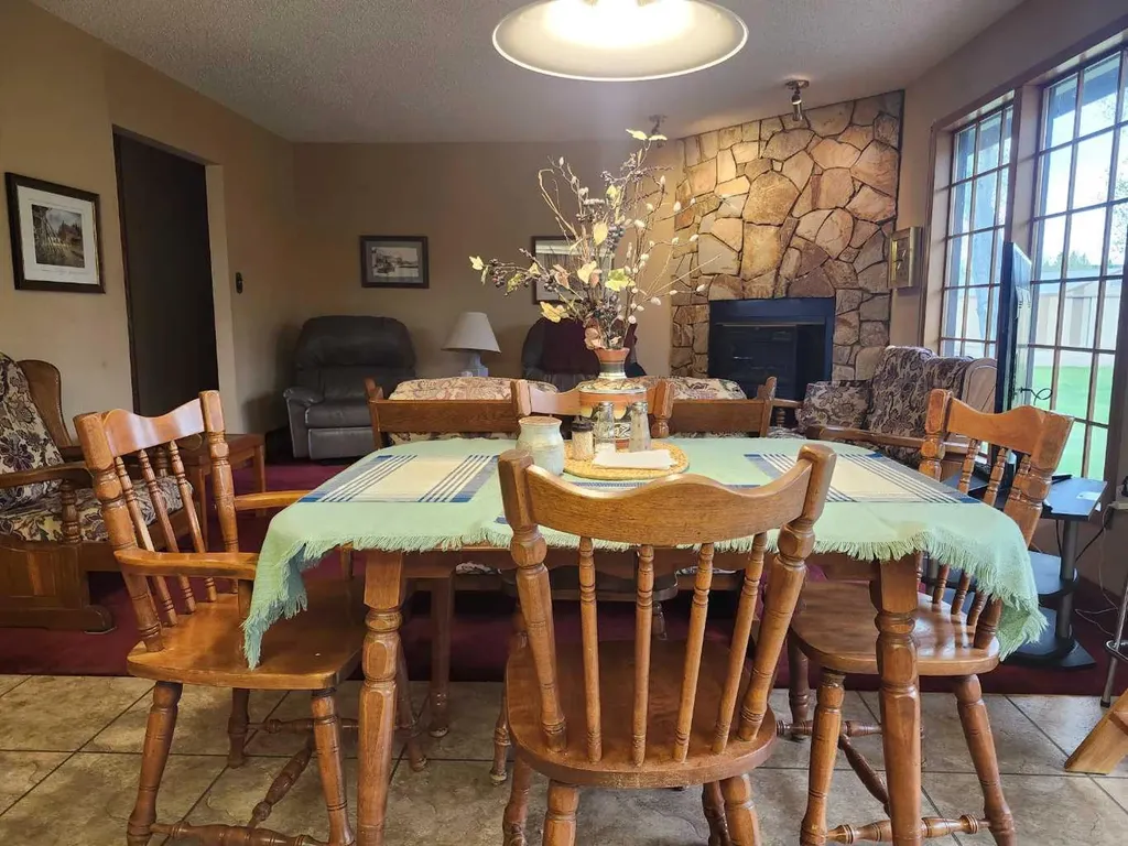 31 Larch Avenue Drumheller AB T0J0Y1