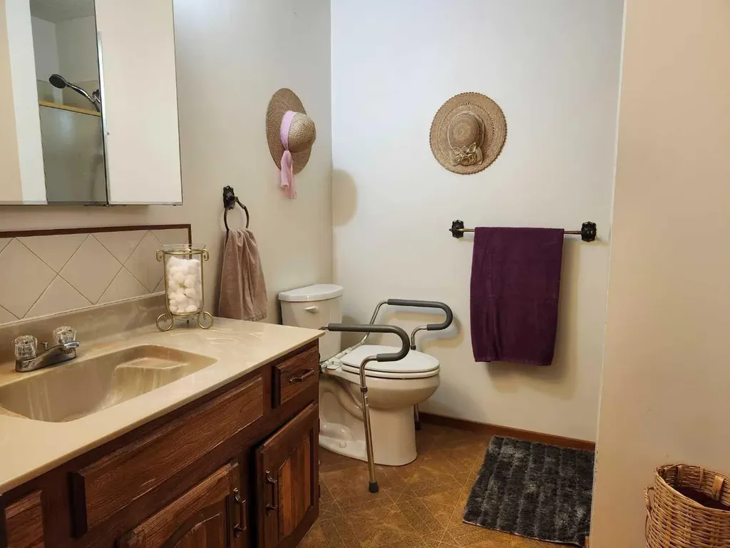 31 Larch Avenue Drumheller AB T0J0Y1