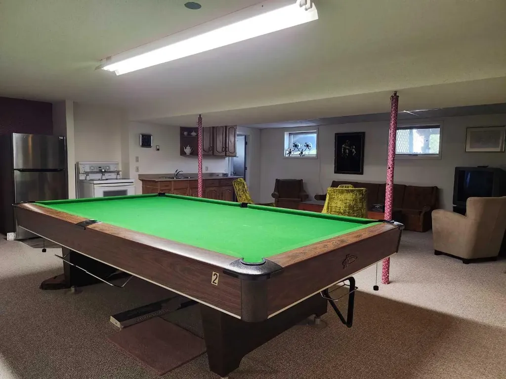 31 Larch Avenue Drumheller AB T0J0Y1