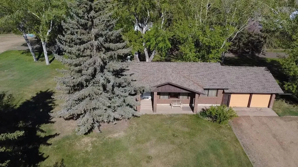 31 Larch Avenue Drumheller AB T0J0Y1