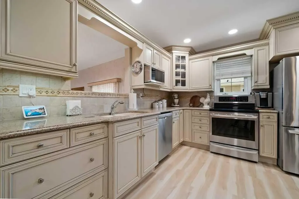 285 Colter Crescent NW Medicine Hat AB T1A 7B1