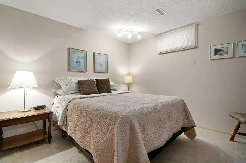 285 Colter Crescent NW Medicine Hat AB T1A 7B1