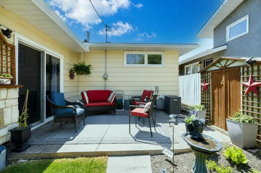 285 Colter Crescent NW Medicine Hat AB T1A 7B1
