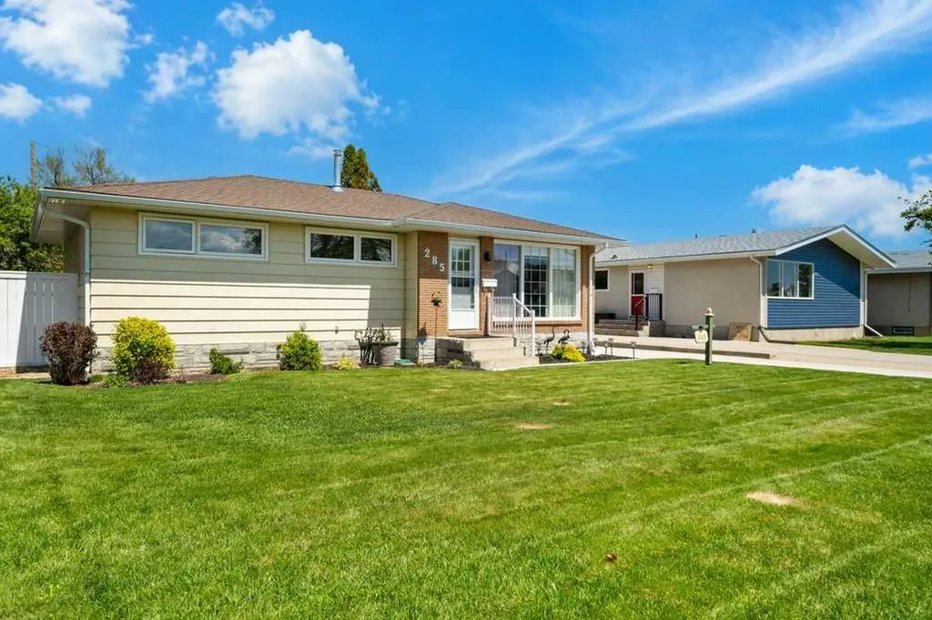 285 Colter Crescent NW Medicine Hat AB T1A 7B1