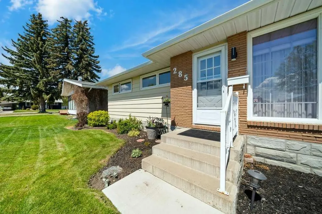 285 Colter Crescent NW Medicine Hat AB T1A 7B1