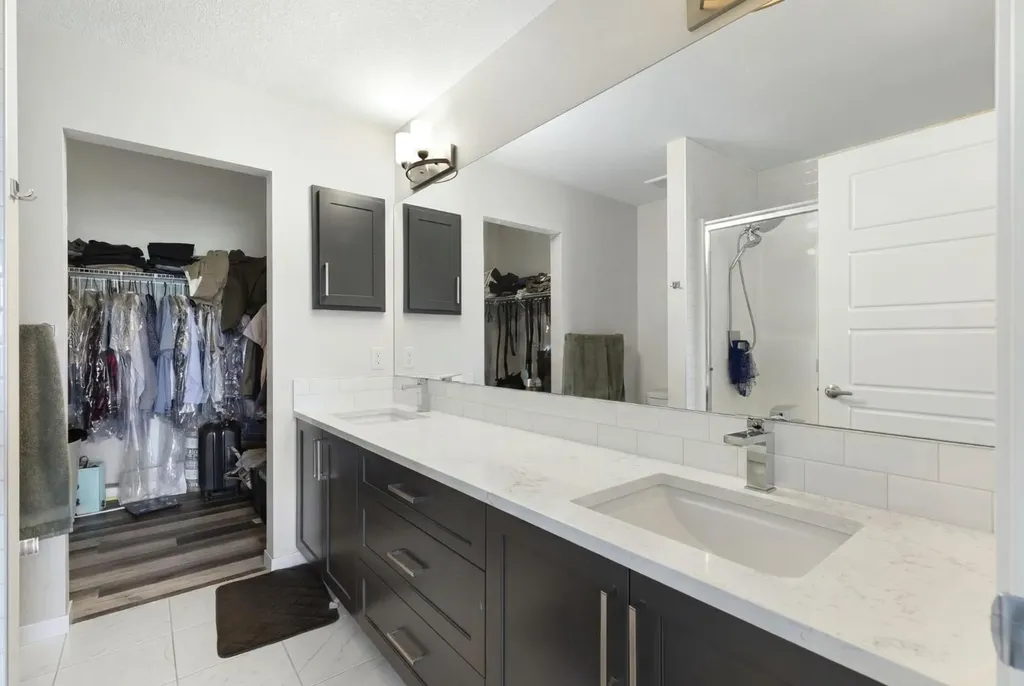 300 Harvest Hills Place NE Calgary AB T3K 2P4