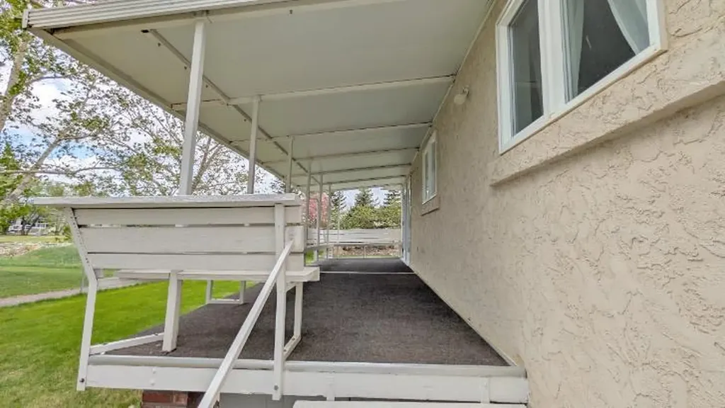 15 Chinook Crescent W Claresholm AB T0L 0T0