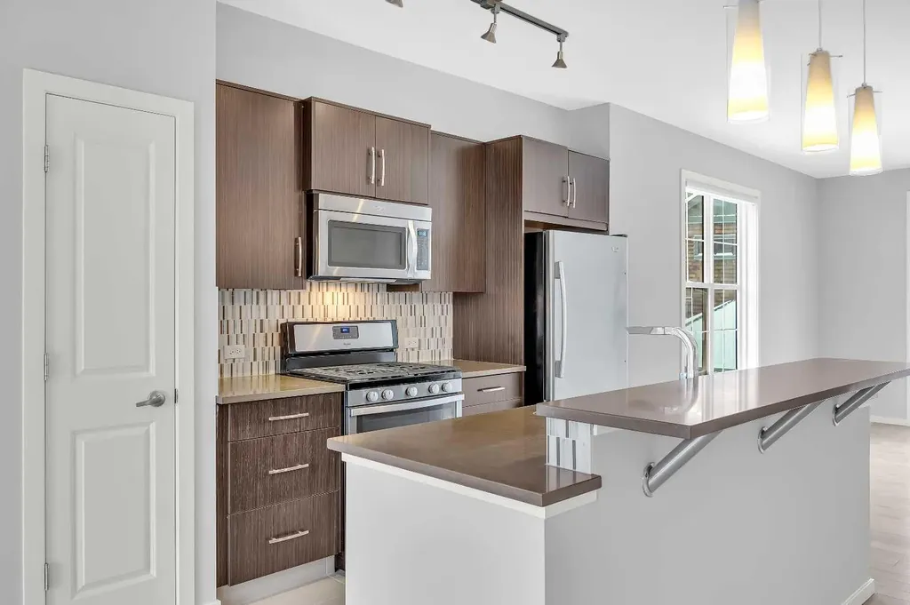 455 Ascot Circle SW Calgary AB T3H 0X3