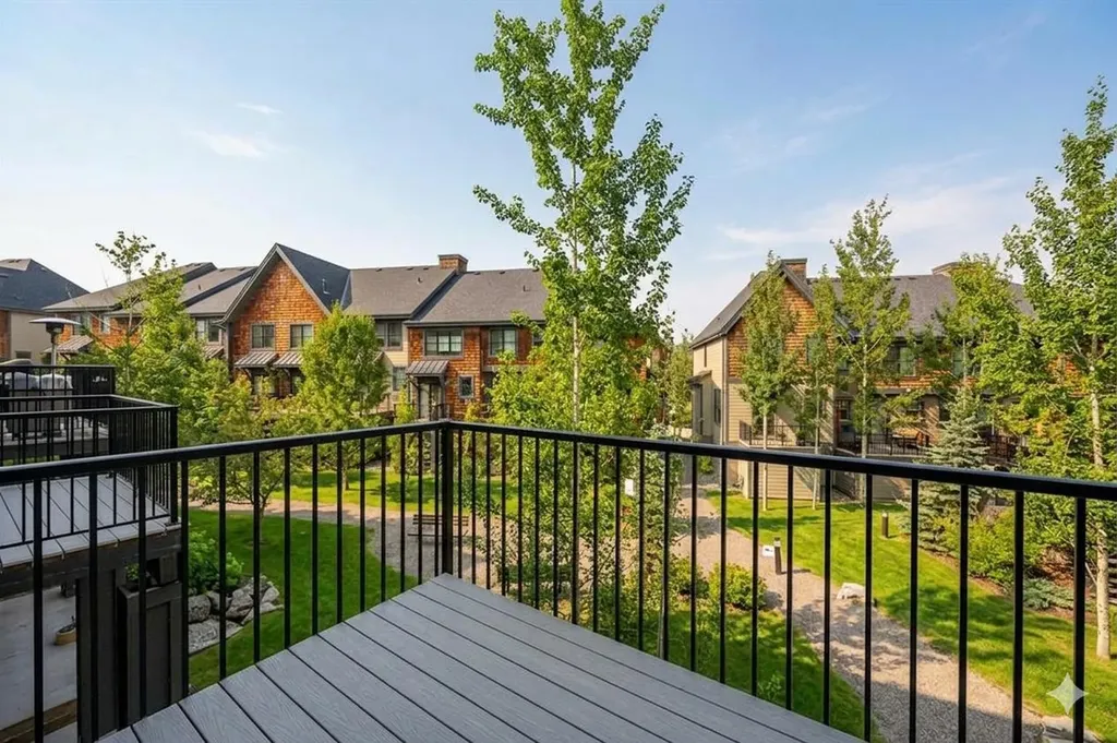 455 Ascot Circle SW Calgary AB T3H 0X3