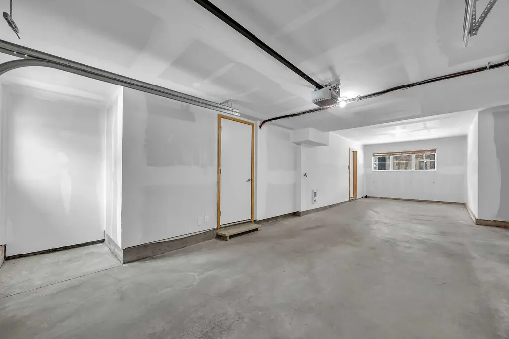 455 Ascot Circle SW Calgary AB T3H 0X3