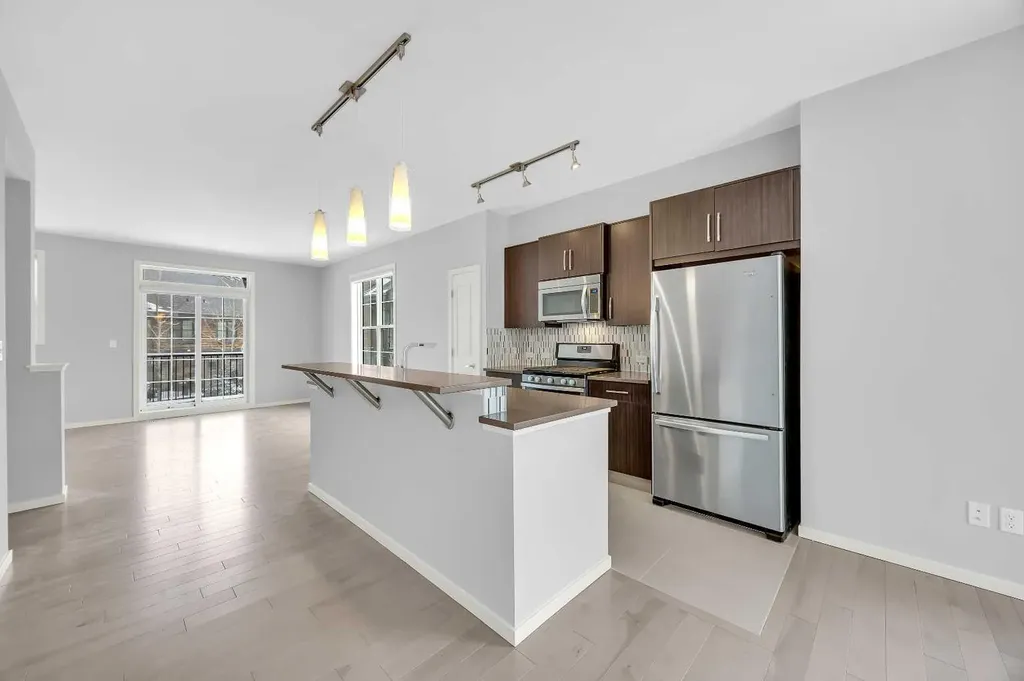 455 Ascot Circle SW Calgary AB T3H 0X3