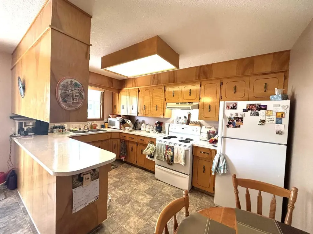 5015 50 Avenue Sangudo AB T0E2A0