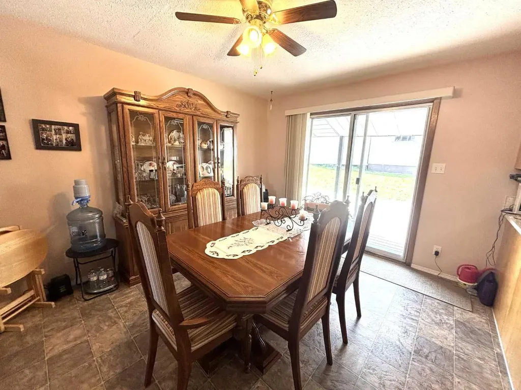 5015 50 Avenue Sangudo AB T0E2A0