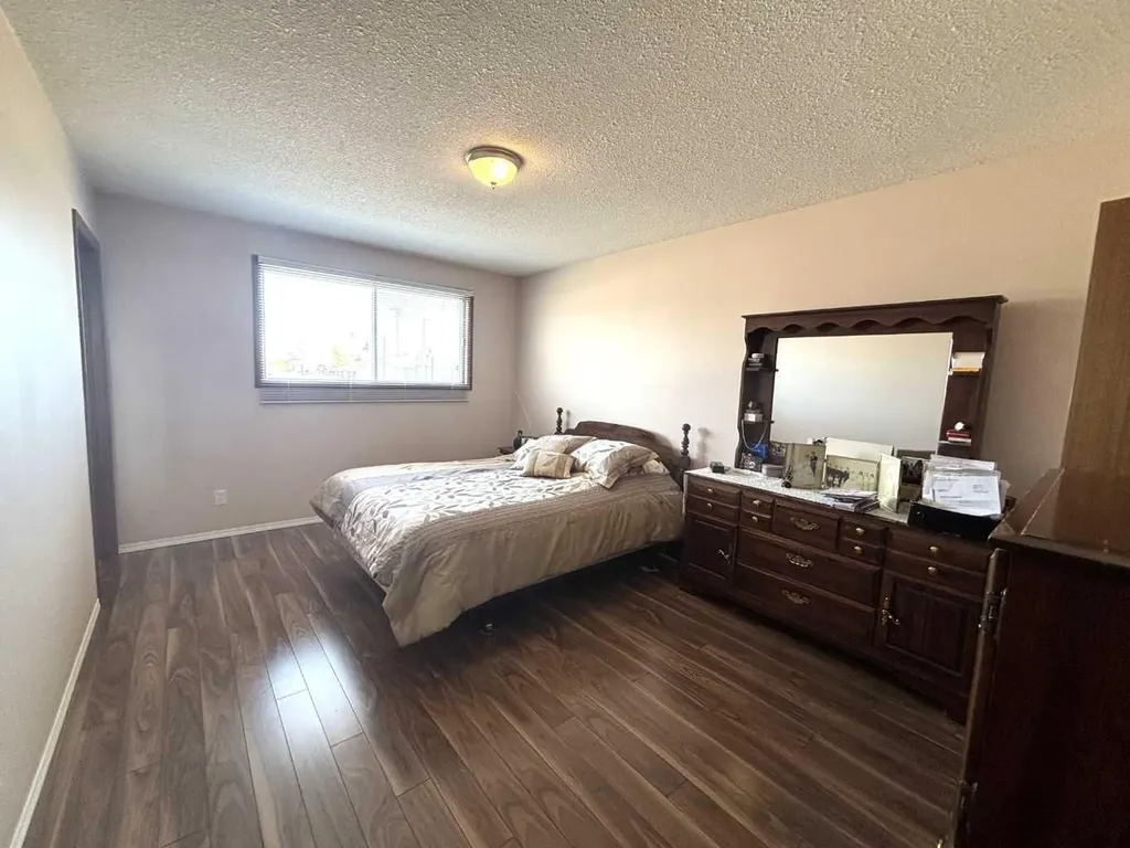5015 50 Avenue Sangudo AB T0E2A0