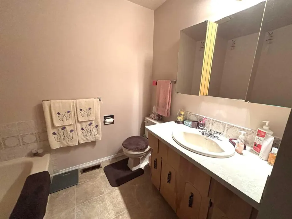 5015 50 Avenue Sangudo AB T0E2A0