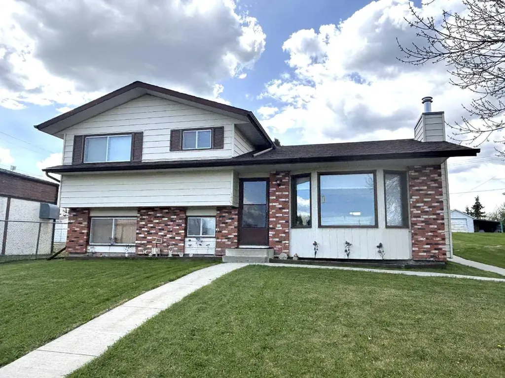 5015 50 Avenue Sangudo AB T0E2A0