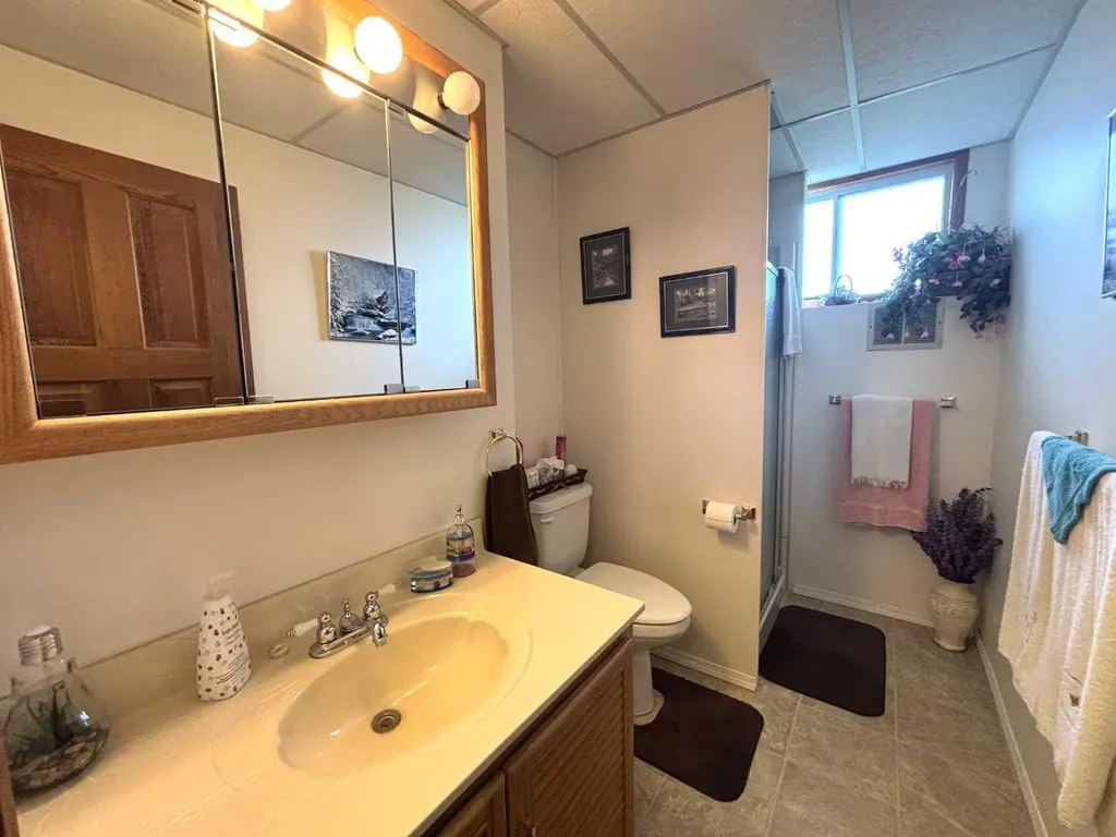 5015 50 Avenue Sangudo AB T0E2A0