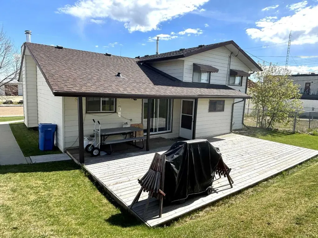 5015 50 Avenue Sangudo AB T0E2A0