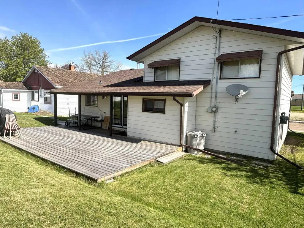 5015 50 Avenue Sangudo AB T0E2A0