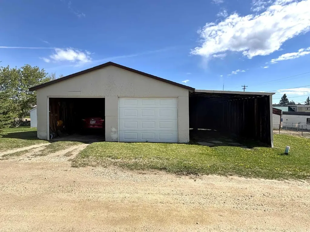 5015 50 Avenue Sangudo AB T0E2A0