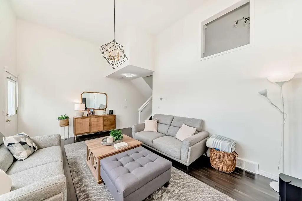110 Country Hills Cove NW Calgary AB T3K 5G7