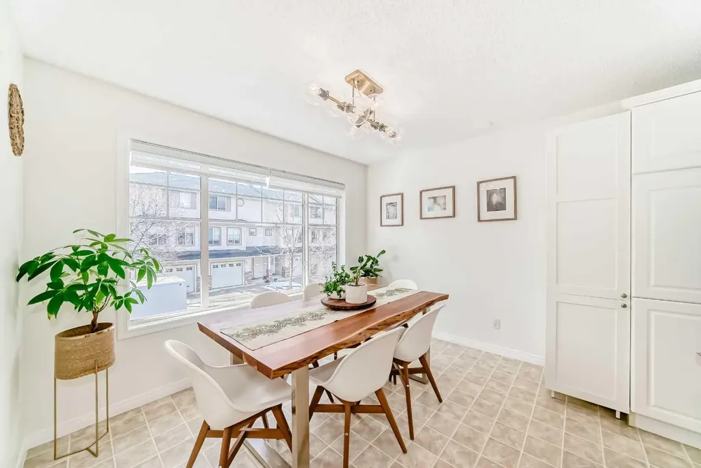 110 Country Hills Cove NW Calgary AB T3K 5G7