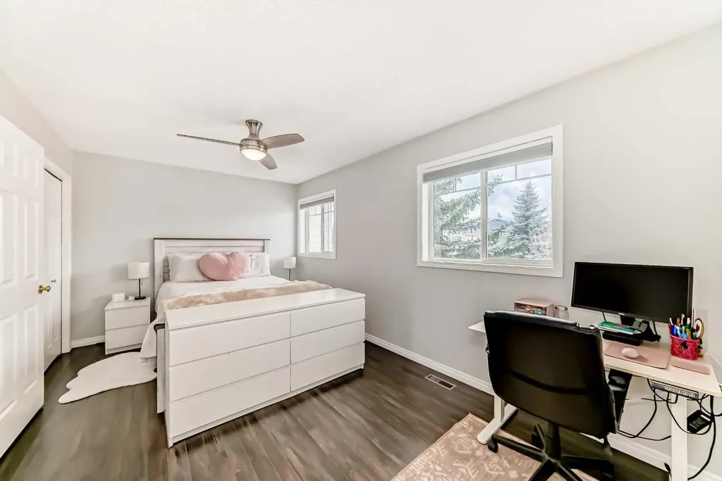 110 Country Hills Cove NW Calgary AB T3K 5G7