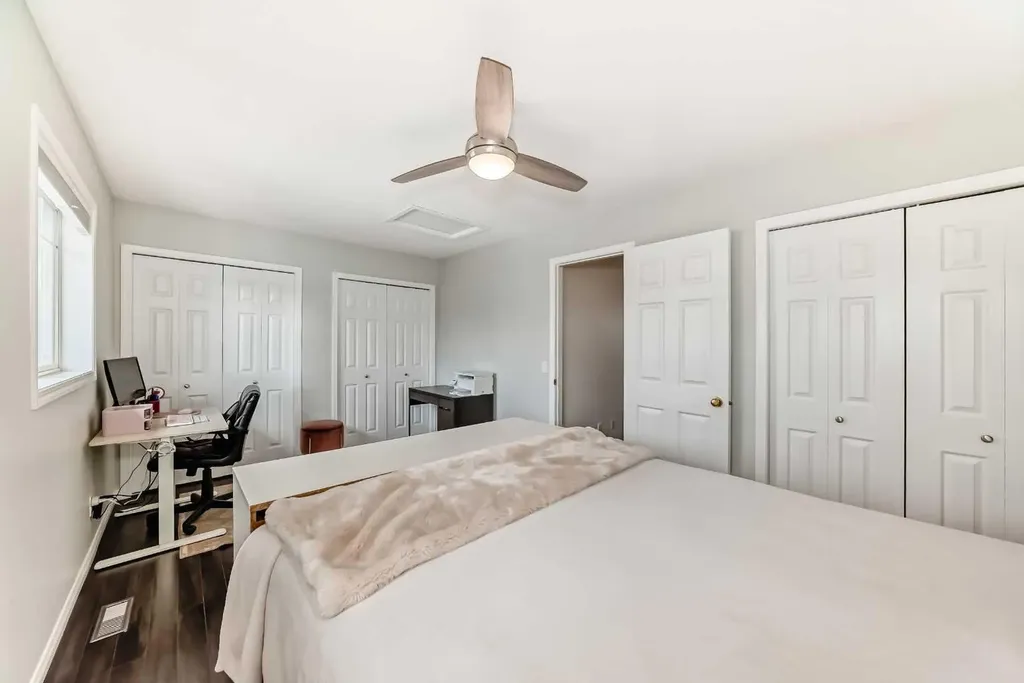 110 Country Hills Cove NW Calgary AB T3K 5G7