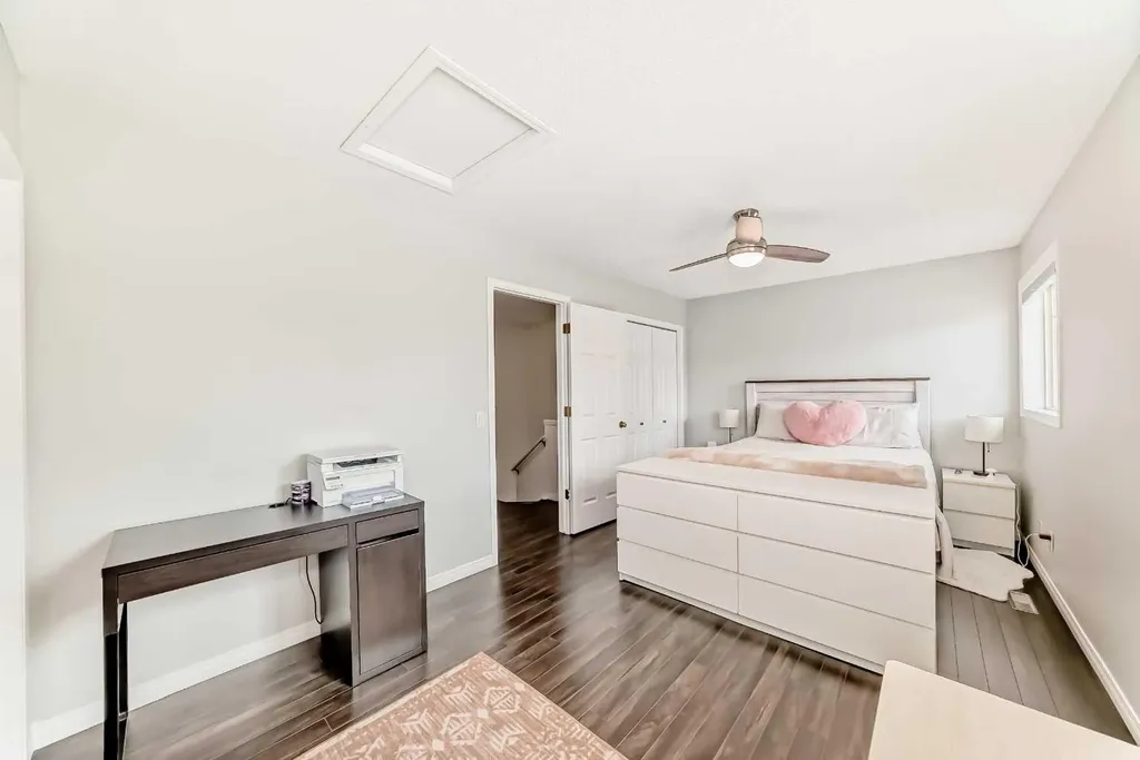 110 Country Hills Cove NW Calgary AB T3K 5G7