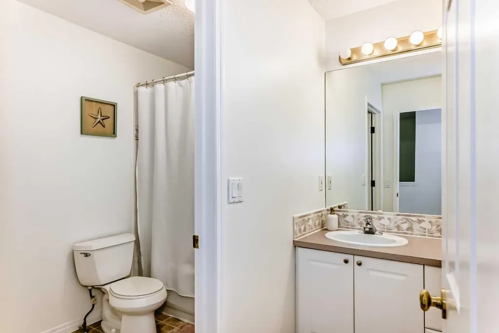 110 Country Hills Cove NW Calgary AB T3K 5G7