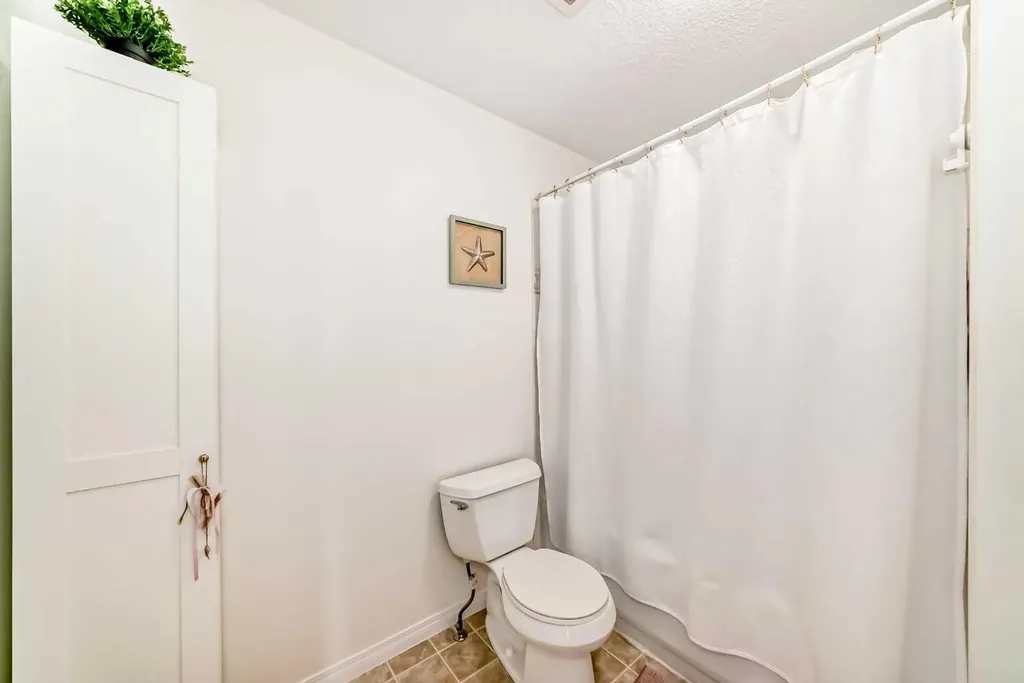 110 Country Hills Cove NW Calgary AB T3K 5G7