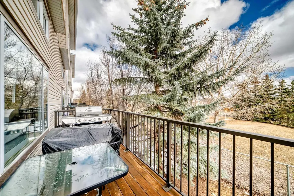 110 Country Hills Cove NW Calgary AB T3K 5G7