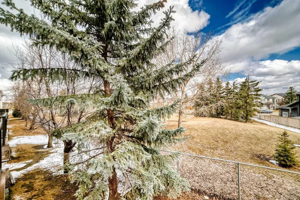 110 Country Hills Cove NW Calgary AB T3K 5G7