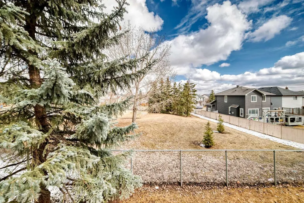 110 Country Hills Cove NW Calgary AB T3K 5G7