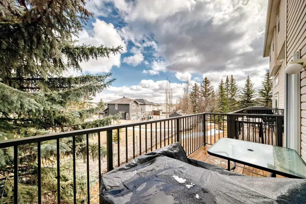 110 Country Hills Cove NW Calgary AB T3K 5G7
