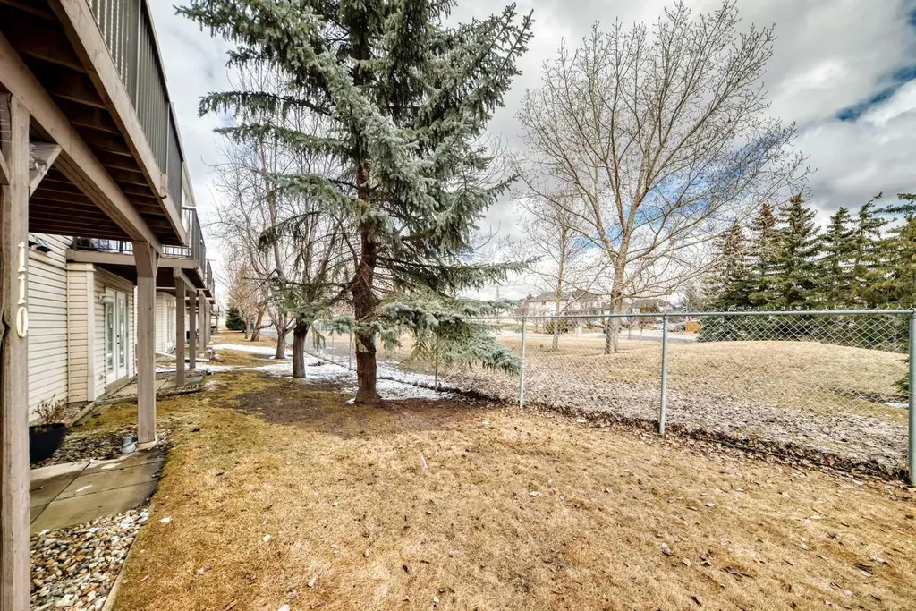 110 Country Hills Cove NW Calgary AB T3K 5G7