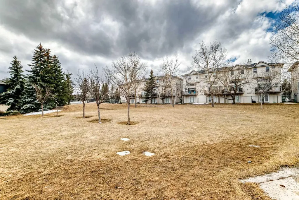 110 Country Hills Cove NW Calgary AB T3K 5G7