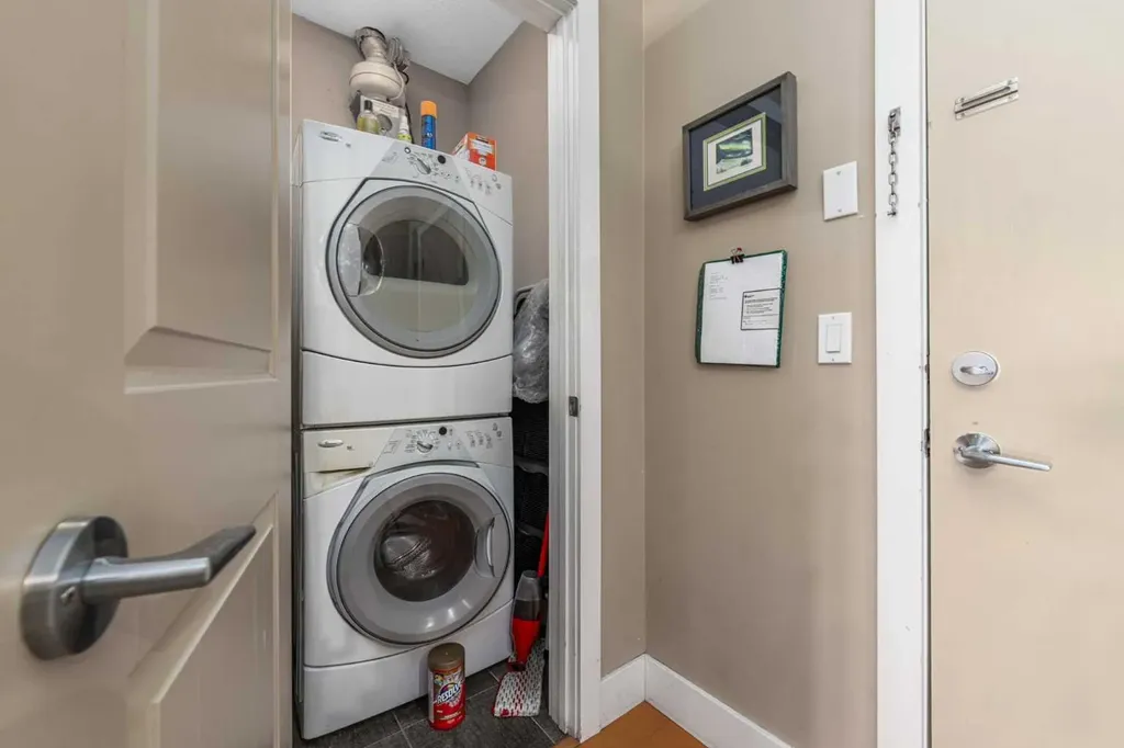 1899 45 Street NW Calgary AB T3B 4S3
