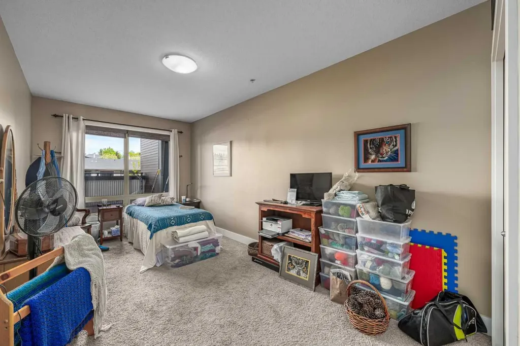 1899 45 Street NW Calgary AB T3B 4S3